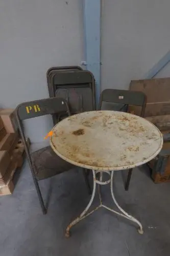 15x Vintage metalen klapstoel & 1x tafel – kavel bij Openbare Verkopen, Harelbeke