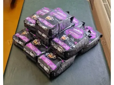 6 Kaffee Lavazza espresso italiano cremoso, 1.000 Gramm, ganze Bohne – kavel bij Zoll-Auktion, Neubrandenburg