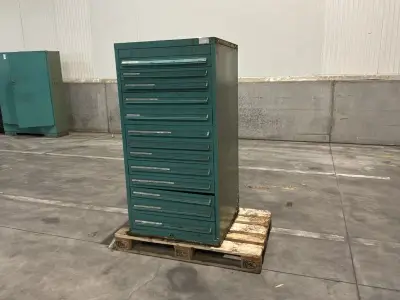 Lista Industriële metalen ladekast – kavel bij Dome Auctions, Depot Deinze