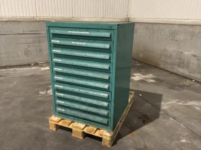 Lista Industriële metalen ladekast – kavel bij Dome Auctions, Depot Deinze