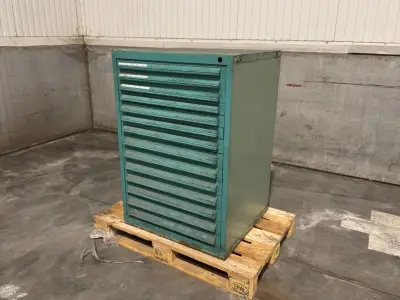 Lista Industriële metalen ladekast – kavel bij Dome Auctions, Depot Deinze
