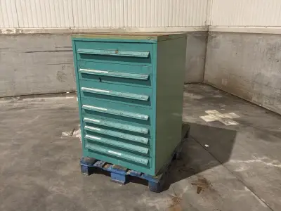 Lista Industriële metalen ladekast – kavel bij Dome Auctions, Depot Deinze