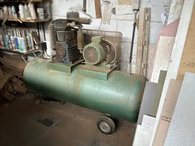 1990 Mobiele Zuigercompressor – kavel bij Dome Auctions, Dentergem
