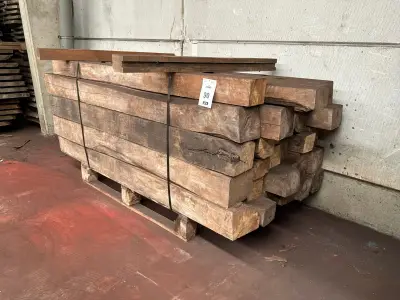 Balken in Teak hout (32x) – kavel bij Dome Auctions, Depot Deinze