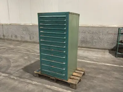 Lista Industriële metalen ladekast – kavel bij Dome Auctions, Depot Deinze