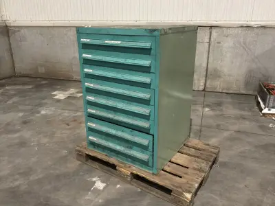 Lista Industriële metalen ladekast – kavel bij Dome Auctions, Depot Deinze