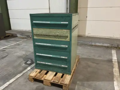 Lista Industriële metalen ladekast – kavel bij Dome Auctions, Depot Deinze