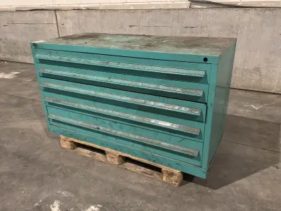 Lista Industriële metalen ladekast – kavel bij Dome Auctions, Depot Deinze
