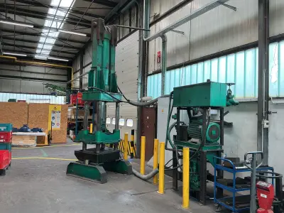 Hydraulische pers – veiling bij Openbare Verkopen, Gullegem