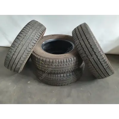 4 Reifen Michelin 225/75 R16 CP – kavel bij Luedtke Versteigerungen, Berlin