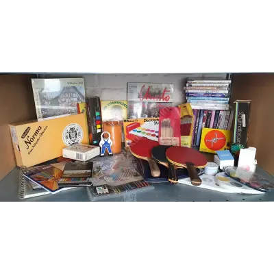 Künstlerzubehör, Puzzle und sonst – kavel bij Luedtke Versteigerungen, Berlin