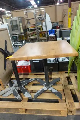 15x Houten tafel – kavel bij Openbare Verkopen, Wielsbeke
