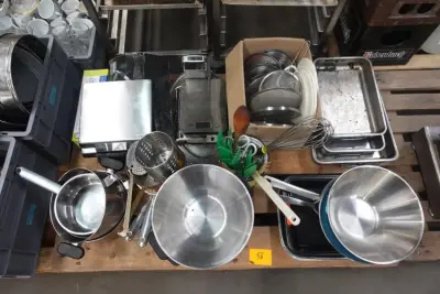 Pallet divers keukengerei – kavel bij Openbare Verkopen, Wielsbeke
