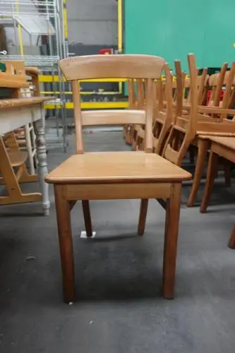 14x Houten stoel – kavel bij Openbare Verkopen, Wielsbeke