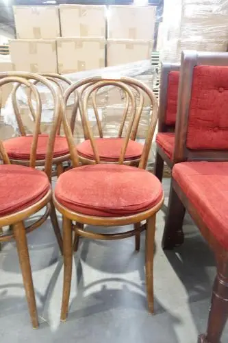7x Houten stoel – kavel bij Openbare Verkopen, Wielsbeke