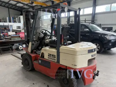 Diesel-Gabelstapler NISSAN JX.25/30DE – kavel bij IVG, Olfen