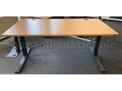 10 höhenverstellbare Büroschreibtische Firma Reiss + PC-Halterung – kavel bij Zoll-Auktion, Cottbus