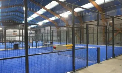 3x Officiële padelbanen frames en glazen panelen ca. 50 panelen – kavel bij Onlineveilingmeester, Hoogeveen
