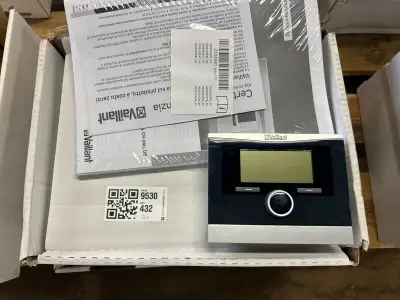 2x Draadloze verwarmingsregelaar met digitaal display Vaillant, calorMATIC 470f – kavel bij Onlineveilingmeester, Hoogeveen