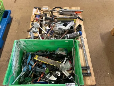 Partij handgereedschap en bouwmaterialen W.o. Makita, Stanley – kavel bij Onlineveilingmeester, Hoogeveen
