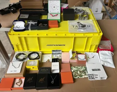 31x Sieraden en accessoires W.o. MYKA, Joöli's, Addà Gems, Guess, Oak & Luna – kavel bij Onlineveilingmeester, Hoogeveen