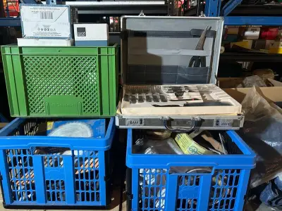 Partij gereedschappen, keukenmessen en diversen W.o. DeLonghi, Osram, Innox – kavel bij Onlineveilingmeester, Hoogeveen