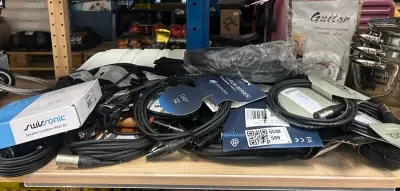 Partij audiokabels en studio-accessoires – kavel bij Onlineveilingmeester, Hoogeveen