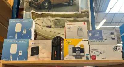 8x Smart home-artikelen, slimme thermostaten en energiebesparende apparatuur W.o. Honeywell, Remeha, Plugwise – kavel bij Onlineveilingmeester, Hoogeveen