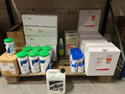 Partij schoonmaakmiddelen, hygiëneproducten en reinigingschemicaliën W.o. Paltix, Unox, Jantex – kavel bij Onlineveilingmeester, Hoogeveen
