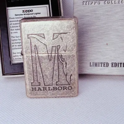 Zippo Marlboro Limited Edition Aansteker met Doos – kavel bij Onlineveilingmeester