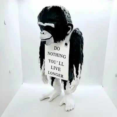 Banksy fanart sculptuur - Banksy ape – kavel bij Onlineveilingmeester