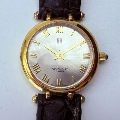 Givenchy Paris Griffe goldplated dameshorloge – kavel bij Onlineveilingmeester