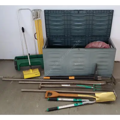 Gartenwerkzeuge und Zubehör – kavel bij Luedtke Versteigerungen, Berlin
