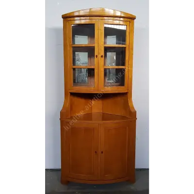 Eckvitrinenschrank 2teilig ca. 198cm hoch – kavel bij Luedtke Versteigerungen, Berlin