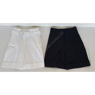 2 Bermudashorts (1x Wolford Gr.36) – kavel bij Luedtke Versteigerungen, Berlin