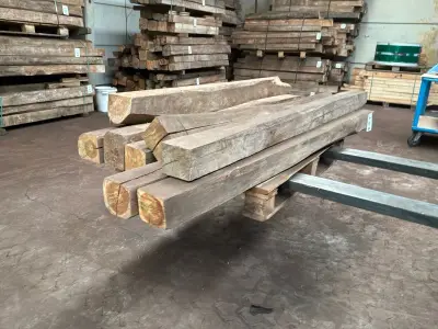 Balken in Teak hout (8x) – kavel bij Dome Auctions, Depot Deinze