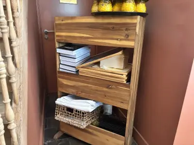 1 Houten Wandrek Met Inhoud – kavel bij Hammertime