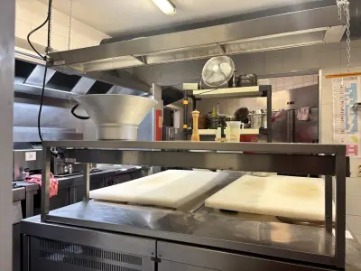 1 Rvs Chefrek Vv 2 Warmhoudlampen Apw Wyott – kavel bij Hammertime