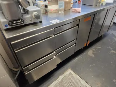 1 Rvs Koelwerkbank Frost – kavel bij Hammertime