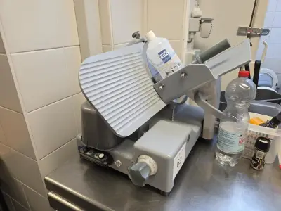 1 Vleessnijmachine Sirman Pld 300 St.h – kavel bij Hammertime