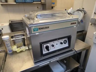 1 Rvs Vacuummachine Henkelman 200a – kavel bij Hammertime