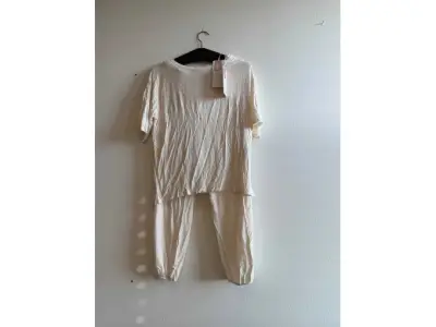 1 SaPo org.Juvia Shorts,T-shirts+Schlafanzüge,eggshell/Meteorit,Gr.XS/XXS,neu,6tlg – kavel bij Zoll-Auktion, Mainz