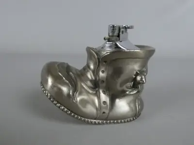 Vintage aansteker in de vorm van een schoen – kavel bij De Kringwinkel, Diest
