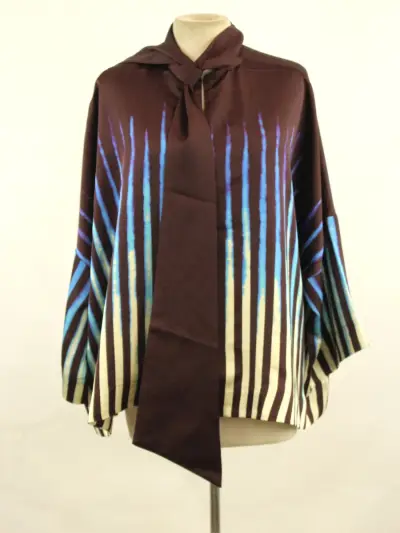 ESSENTIEL ANTWERP - Prachtige oversized blouse met kleurrijke print en sjaalkraag – kavel bij De Kringwinkel, Antwerpen