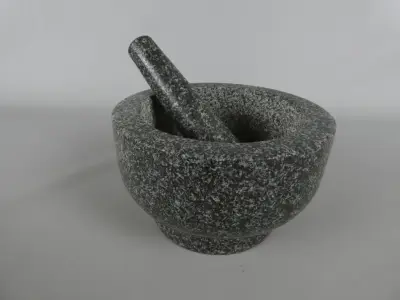 Granieten vijzel met stamper – kavel bij De Kringwinkel, Diest