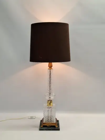 Vintage Kristallen Tafellamp - Geslepen kristal, messing en groen marmeren sokkel – kavel bij De Kringwinkel, Gent