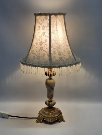 Vintage Italiaanse Onyx tafellamp - Hollywood Regency - Verguld messing – kavel bij De Kringwinkel, Gent