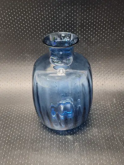 IKEA TONSÄTTA mondgeblazen vaas van blauw optic glas – kavel bij De Kringwinkel, Gent