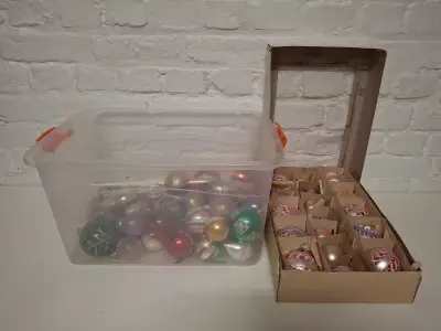 Lot 3 Kerstballen Roze – kavel bij De Kringwinkel, Herzele