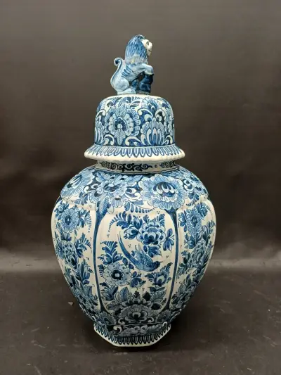 Vintage Delfts blauwe dekselvaas – kavel bij De Kringwinkel, Ninove